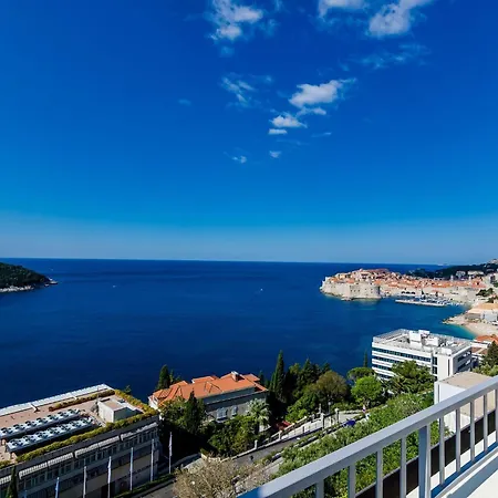 Amorino Of - One Bedroom With Balcony And Sea View Apartment