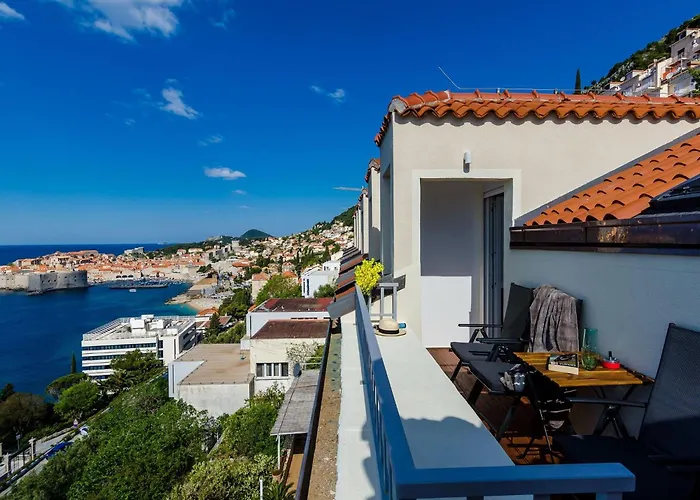 Amorino Of - One Bedroom With Balcony And Sea View *